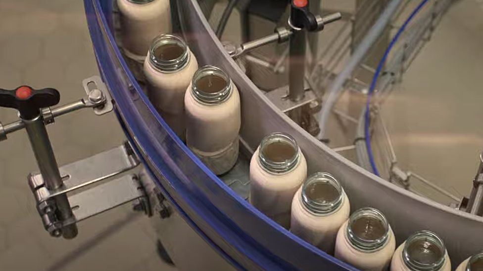 ‘Coca-Cola’ เตรียมใช้ขวดกระดาษเป็นครั้งแรก ‘Coca-Cola’ เตรียมใช้ขวดกระดาษเป็นครั้งแรก