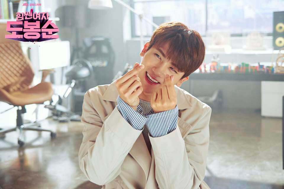 'พัคฮยองชิก' พระเอกสุดหล่อที่หลายคนอาจไม่รู้ว่าเขาเคยเป็นบอยแบนด์