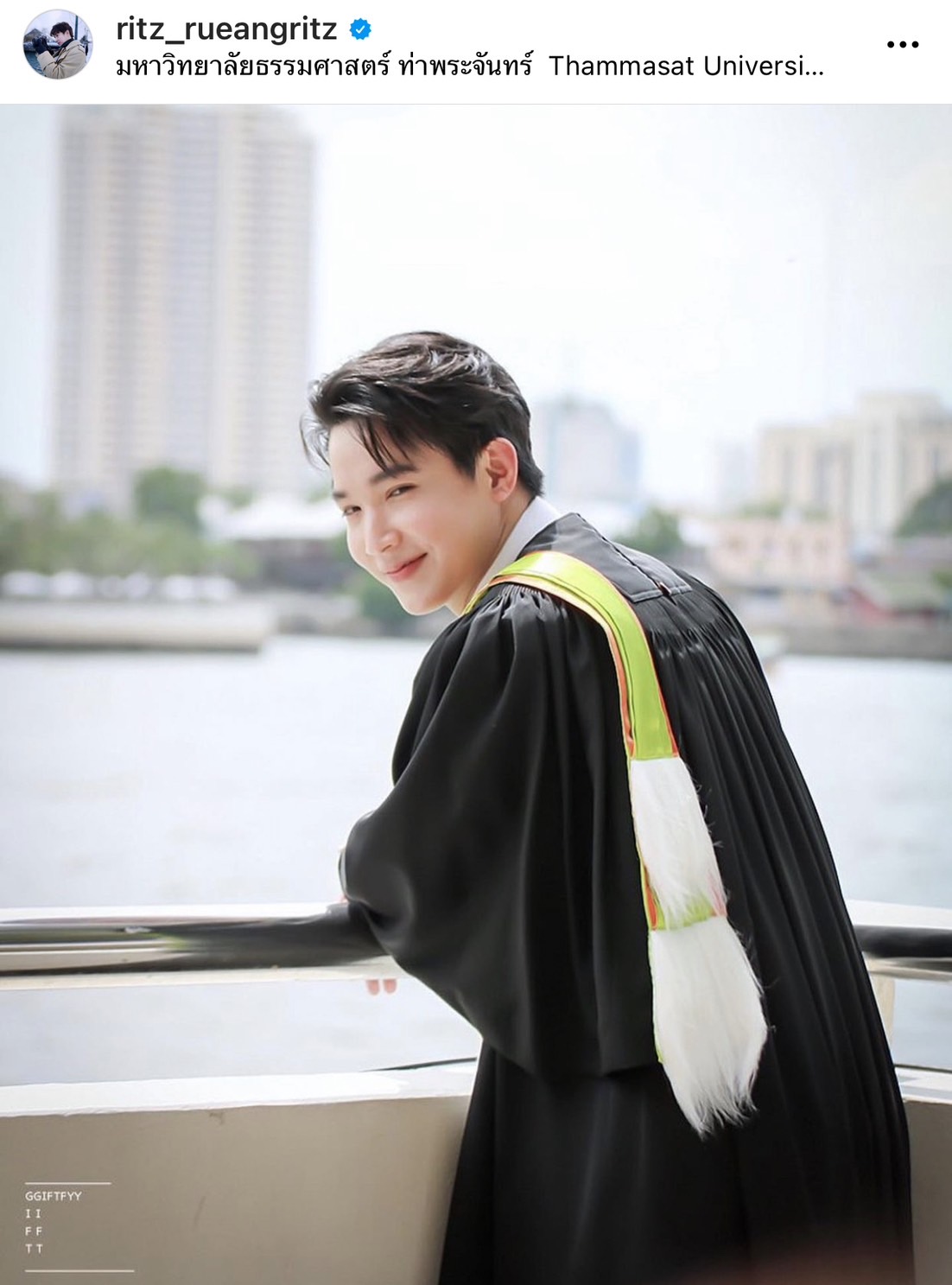 ต้องโอ้โห!! ริท เดอะสตาร์ โพสต์ (คลิป) รีวิวใช้เงิน 100 ล้าน ภายใน 1 วัน ปังสุดๆ!! ต้องโอ้โห!! ริท เดอะสตาร์ โพสต์ (คลิป) รีวิวใช้เงิน 100 ล้าน ภายใน 1 วัน ปังสุดๆ!!