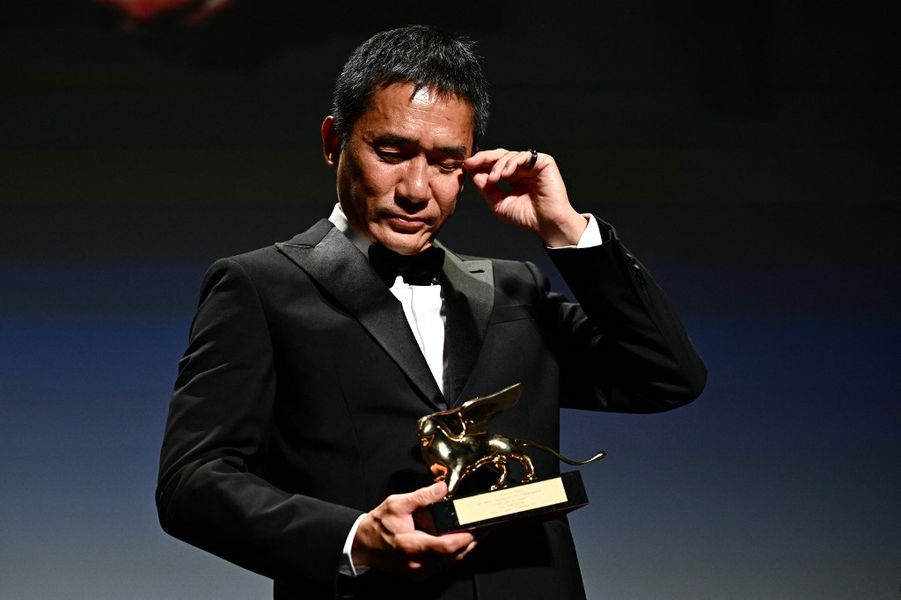 “เหลียงเฉาเหว่ย” รับรางวัล “Golden Lion Lifetime Achievement” “เหลียงเฉาเหว่ย” รับรางวัล “Golden Lion Lifetime Achievement”