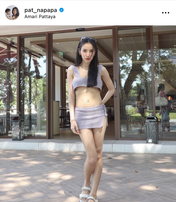 แพท ณปภา ไม่แผ่วพาผู้ชายมาเที่ยวทะเล แม่จัดเต็ม! โชว์หุ่นแบบสับๆ 