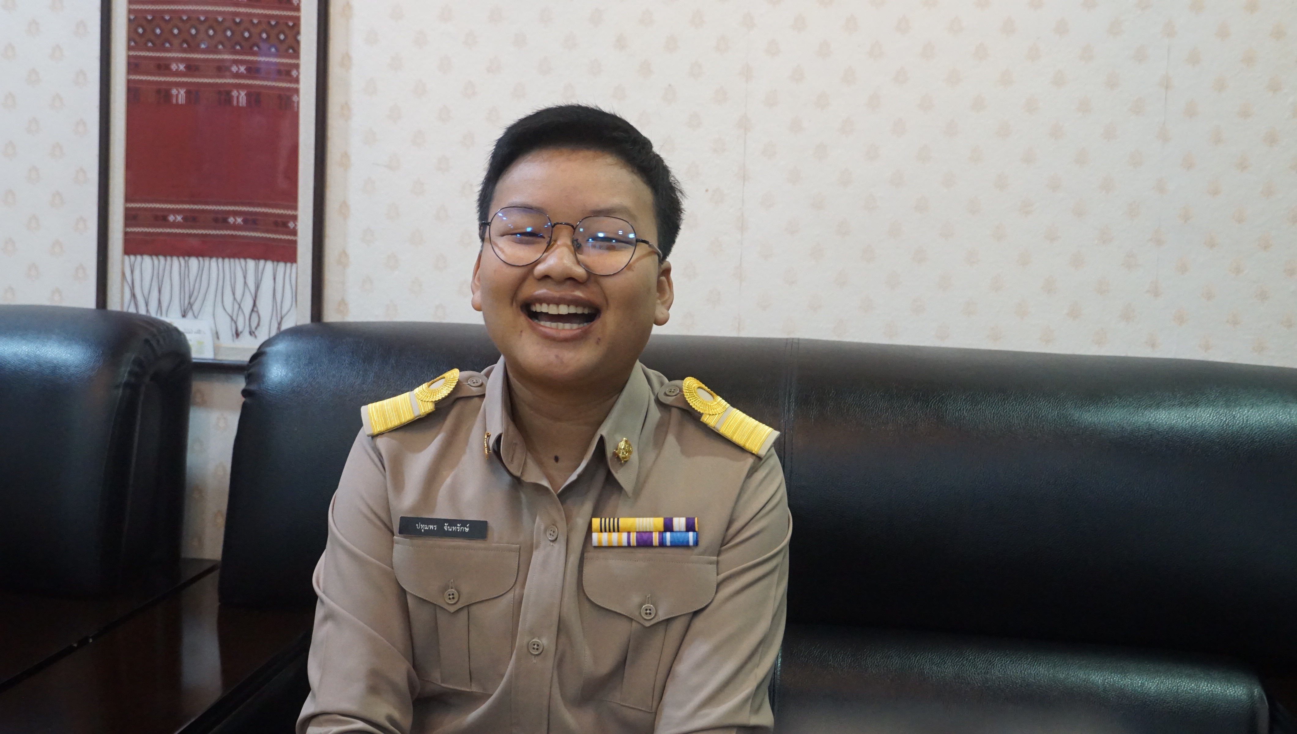 ผอ.โรงเรียนดัง อนุญาตให้ครูแต่งกายตามเพศสภาพ