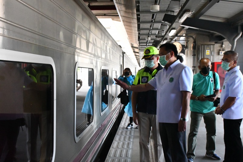 ‘อนุทิน’ จัดรถไฟขบวนพิเศษส่งผู้ผ่วยโควิด 135 ราย กลับภูมิลำเนา ‘อนุทิน’ จัดรถไฟขบวนพิเศษส่งผู้ผ่วยโควิด 135 ราย กลับภูมิลำเนา
