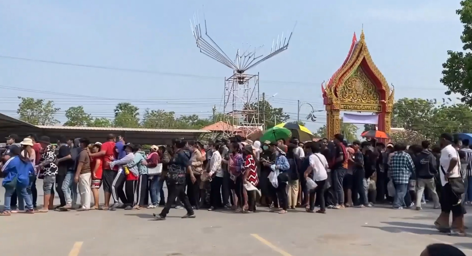 งดเช่าวัตถุมงคล หลวงพ่อกวย ชั่วคราว เริ่มแจกบัตรคิวอีกครั้งวันไหน?