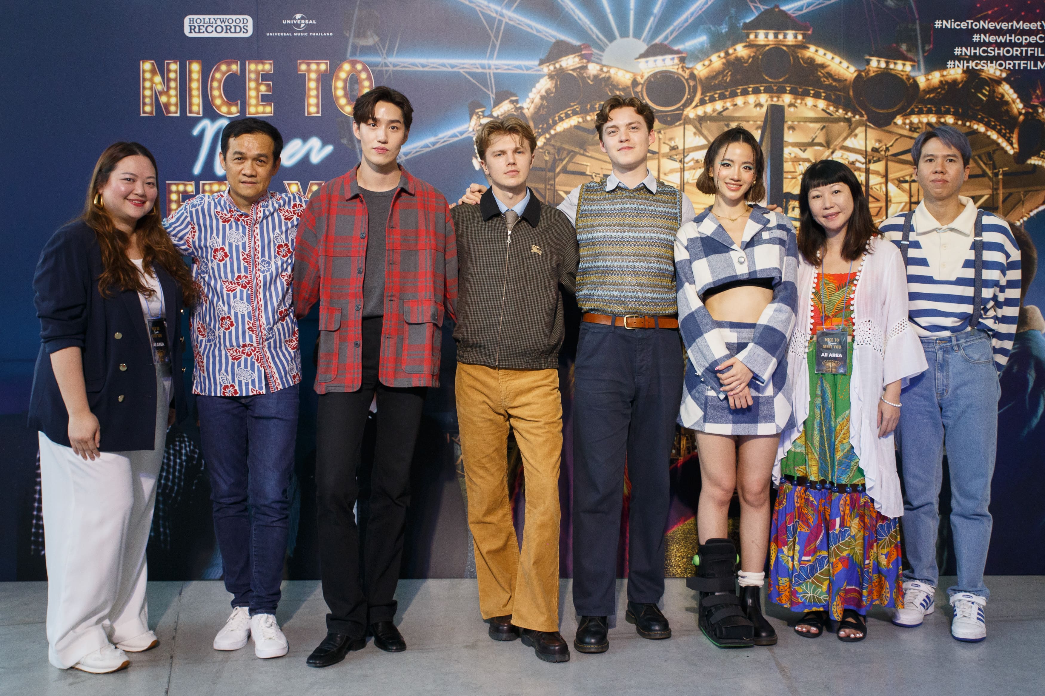 New Hope Club สามหนุ่มจากเกาะอังกฤษ แท็กทีมพระนาง ต่อ-แคร์ ร่วมแถลงข่าวเปิดตัวหนังสั้น Nice To Never Meet You New Hope Club สามหนุ่มจากเกาะอังกฤษ แท็กทีมพระนาง ต่อ-แคร์ ร่วมแถลงข่าวเปิดตัวหนังสั้น Nice To Never Meet You