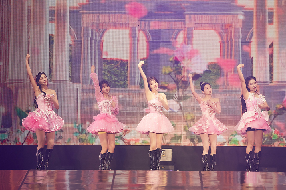 เลื่อนโชว์ในไทย!! คอนเสิร์ต Red Velvet 13-14 พ.ค.นี้ หลัง 'เวนดี้ - จอย' ล้มป่วย เลื่อนโชว์ในไทย!! คอนเสิร์ต Red Velvet 13-14 พ.ค.นี้ หลัง 'เวนดี้ - จอย' ล้มป่วย