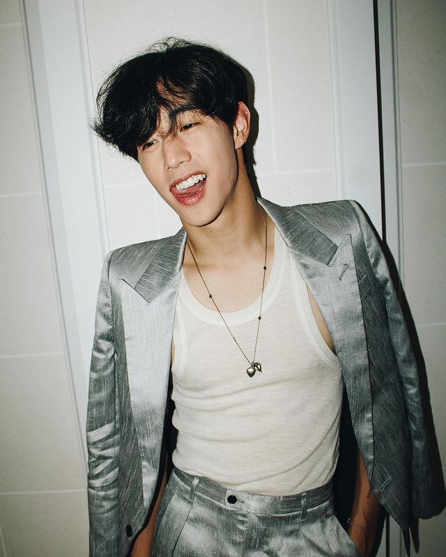 แฟนๆ เกาะติด!! รอชมลุคฮอต 'เตนล์ ชิตพล-มาร์ค ต้วน-เติร์ด ลภัส' งาน Saint Laurent 17 พ.ค.นี้ แฟนๆ เกาะติด!! รอชมลุคฮอต 'เตนล์ ชิตพล-มาร์ค ต้วน-เติร์ด ลภัส' งาน Saint Laurent 17 พ.ค.นี้