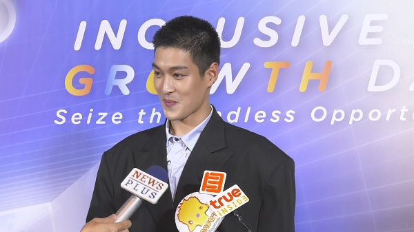  “กระทิง ขุนณรงค์” เผยรักแฮปปี้ ไม่หวั่นอาถรรพ์เลข 7 (มีคลิป)          