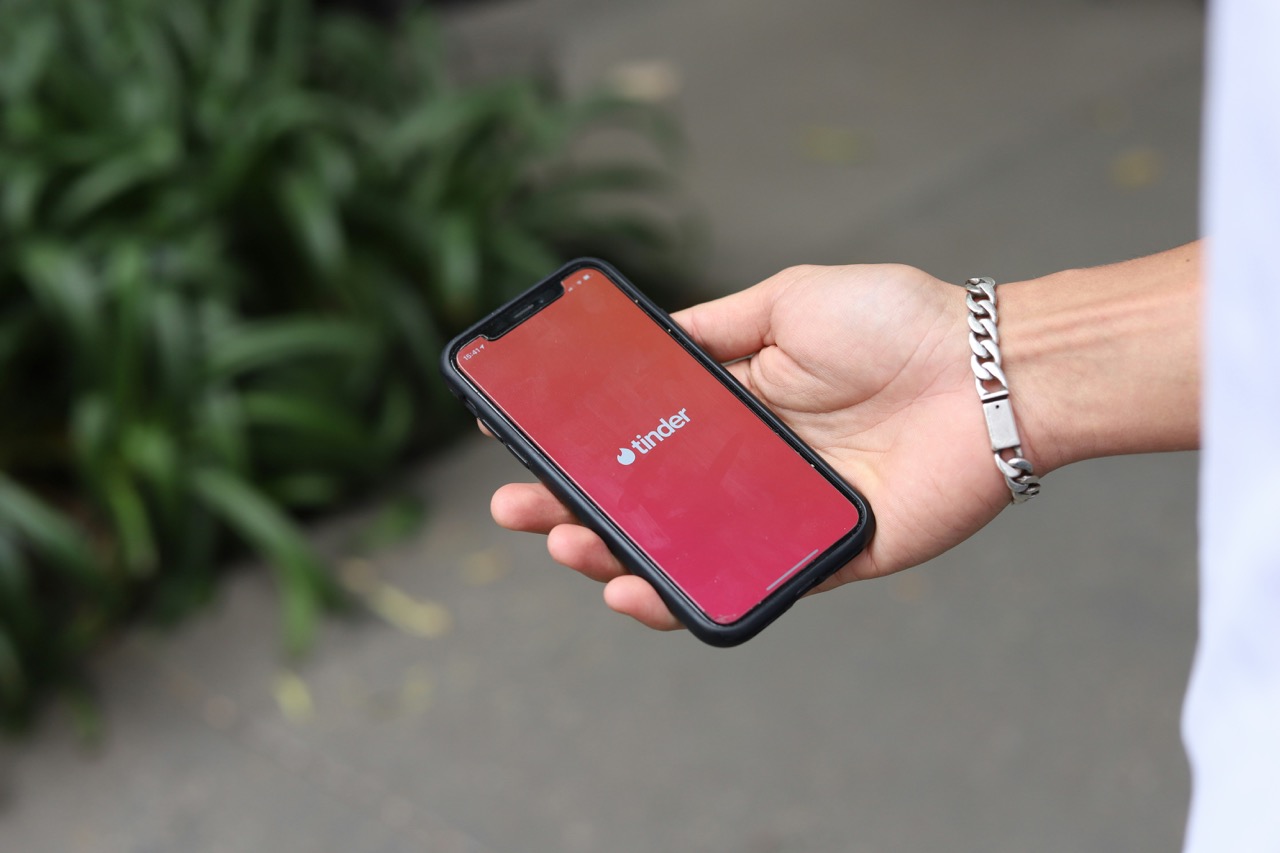 หนุ่มรัสเซียใช้ AI คุยกับสาว 5,000 คนบน TINDER จนเจอคนที่ใช่และได้แต่งงาน หนุ่มรัสเซียใช้ AI คุยกับสาว 5,000 คนบน TINDER จนเจอคนที่ใช่และได้แต่งงาน