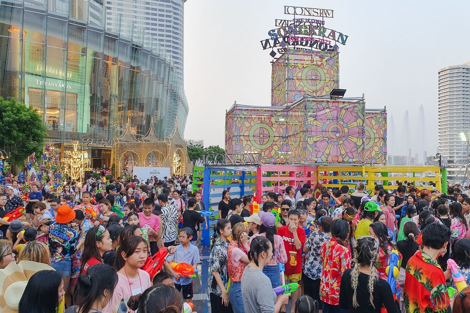 รวม 5 สถานที่สุดฮอตฉลองสงกรานต์ใจกลางกรุง รวม 5 สถานที่สุดฮอตฉลองสงกรานต์ใจกลางกรุง