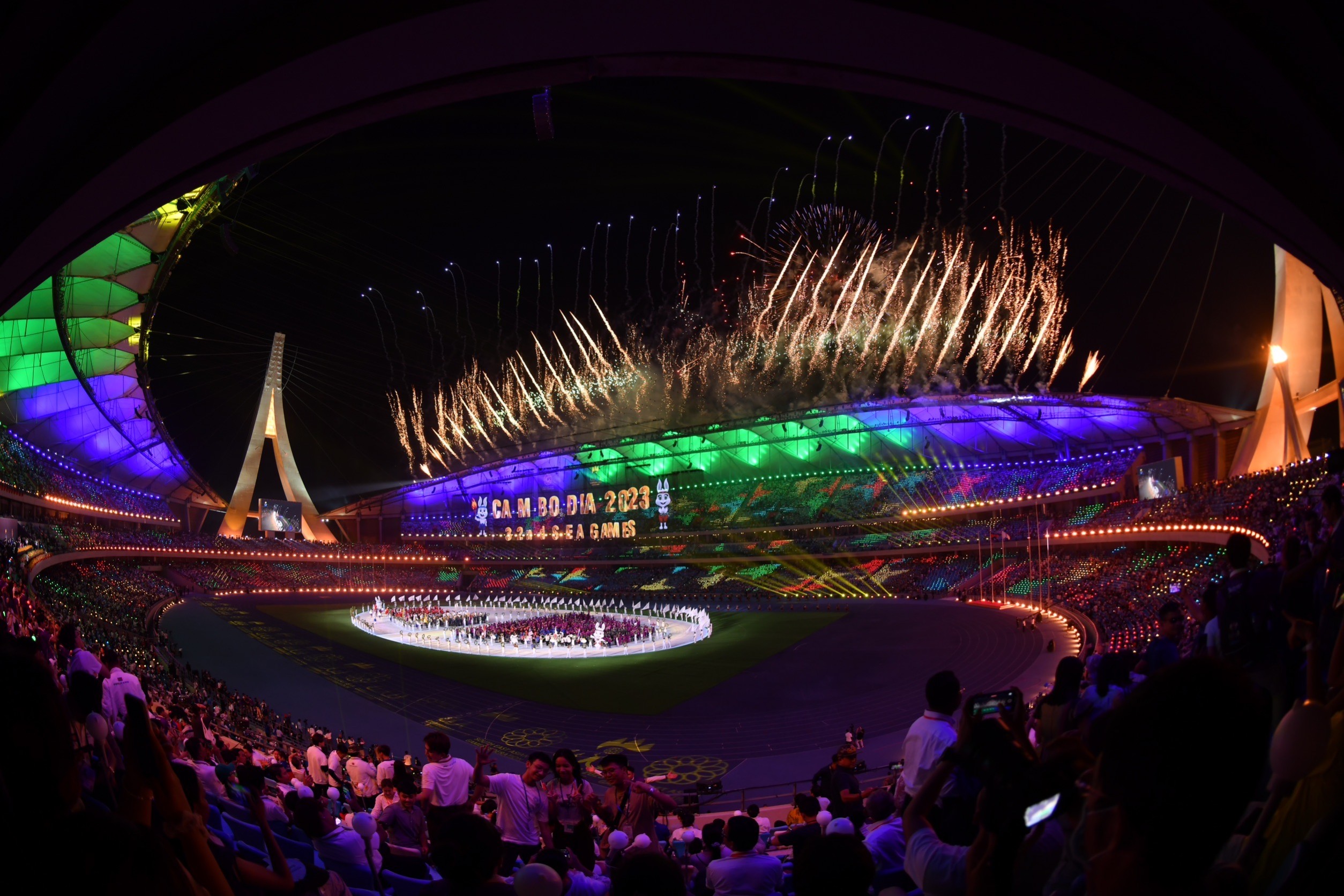 ประมวลภาพพิธีเปิด 'ซีเกมส์ 2023' กัมพูชาจัดยิ่งใหญ่อลังการ ประมวลภาพพิธีเปิด 'ซีเกมส์ 2023' กัมพูชาจัดยิ่งใหญ่อลังการ