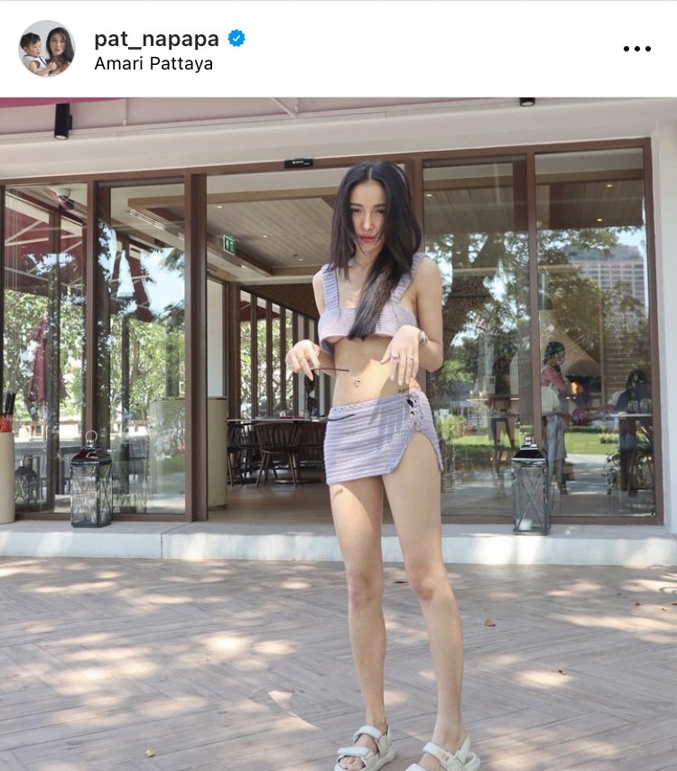 แพท ณปภา ไม่แผ่วพาผู้ชายมาเที่ยวทะเล แม่จัดเต็ม! โชว์หุ่นแบบสับๆ 