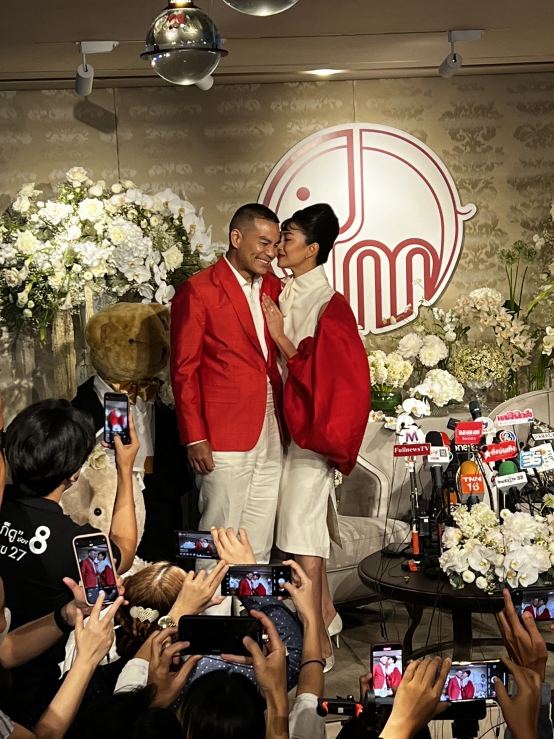 ชุดวิวาห์ 7 แบรนด์! แพนเค้ก-พี่หมี เผยคำมั่นสัญญา ตอบชัดพร้อมมีลูกเลยไหม? 
