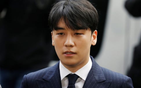 ควงแฟนเที่ยวไทย?!! Dispatch เผยภาพ 'ซึงรี' ใช้ชีวิตหรู ไม่กี่สัปดาห์หลังพ้นคุก ควงแฟนเที่ยวไทย?!! Dispatch เผยภาพ 'ซึงรี' ใช้ชีวิตหรู ไม่กี่สัปดาห์หลังพ้นคุก