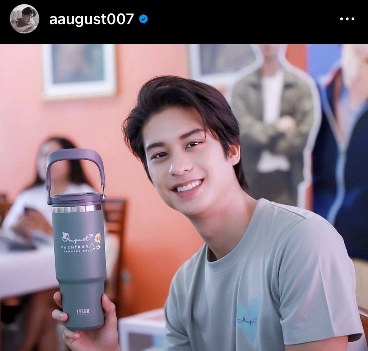 “ออกัส วชิรวิชญ์” แฮปปี้ รวมตัวแฟนคลับในวันเกิดอายุครบ 27 ปี “ออกัส วชิรวิชญ์” แฮปปี้ รวมตัวแฟนคลับในวันเกิดอายุครบ 27 ปี