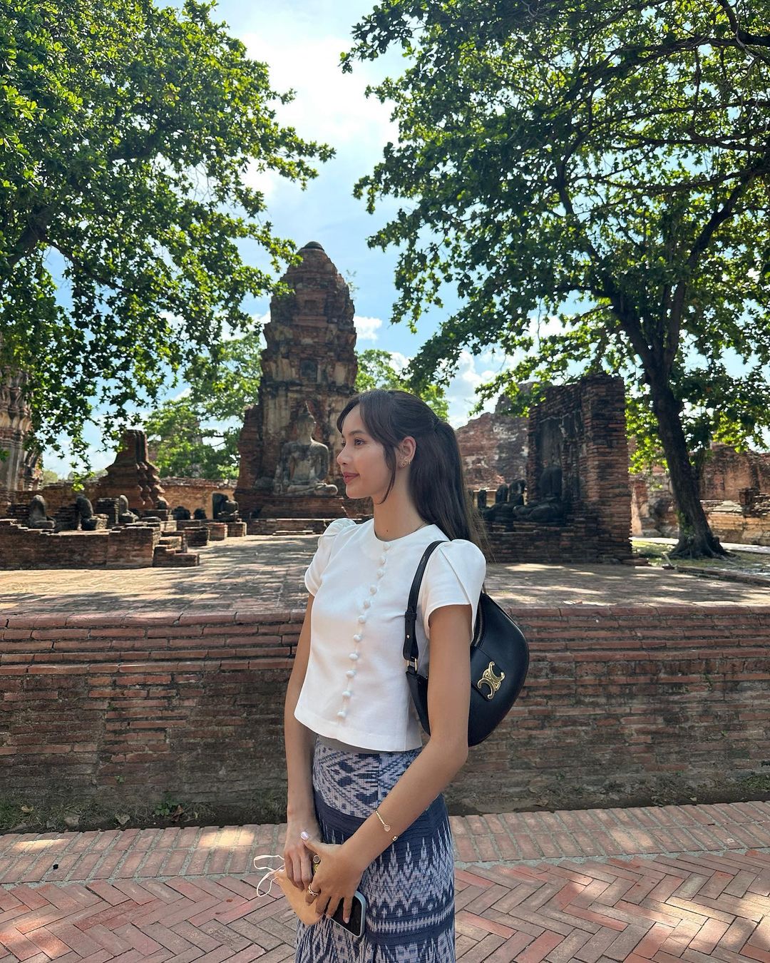 ‘ ลิช่า’ ดันกระแสผ้าถุงฟีเวอร์! ยอดขายพุ่งหลังใส่ไปวัดอยุธยา ‘ ลิช่า’ ดันกระแสผ้าถุงฟีเวอร์! ยอดขายพุ่งหลังใส่ไปวัดอยุธยา
