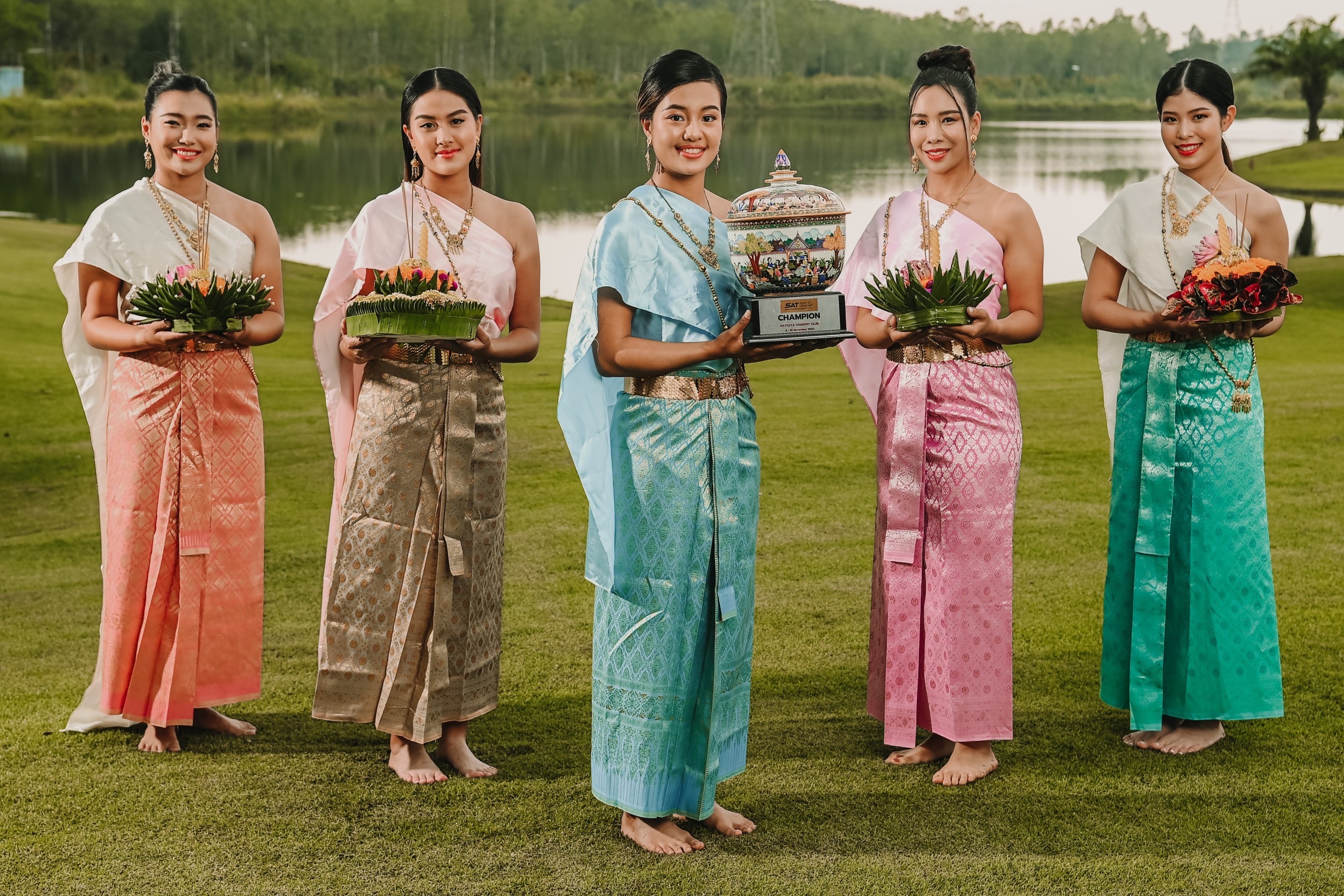 ส่อง5นักกอล์ฟสาวไทยWPGA ในชุดต้อนรับวันลอยกระทง 2565 ส่อง5นักกอล์ฟสาวไทยWPGA ในชุดต้อนรับวันลอยกระทง 2565
