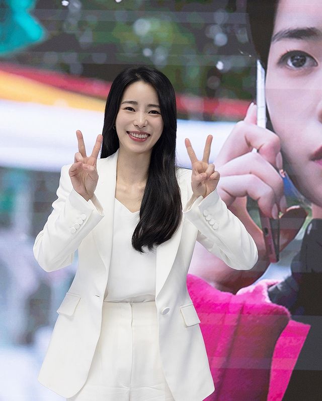 นางร้ายขวัญใจ!! ‘อิมจียอน’ จาก The Glory ลองพยากรณ์อากาศในรายการข่าวจริง
