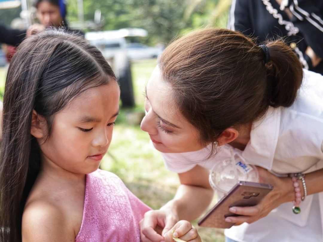 ไปดู ปีใหม่ ตั้งใจซ้อมบทวันทอง ถึงขั้นเปลี่ยนบทเองก็มี! ไปดู ปีใหม่ ตั้งใจซ้อมบทวันทอง ถึงขั้นเปลี่ยนบทเองก็มี!