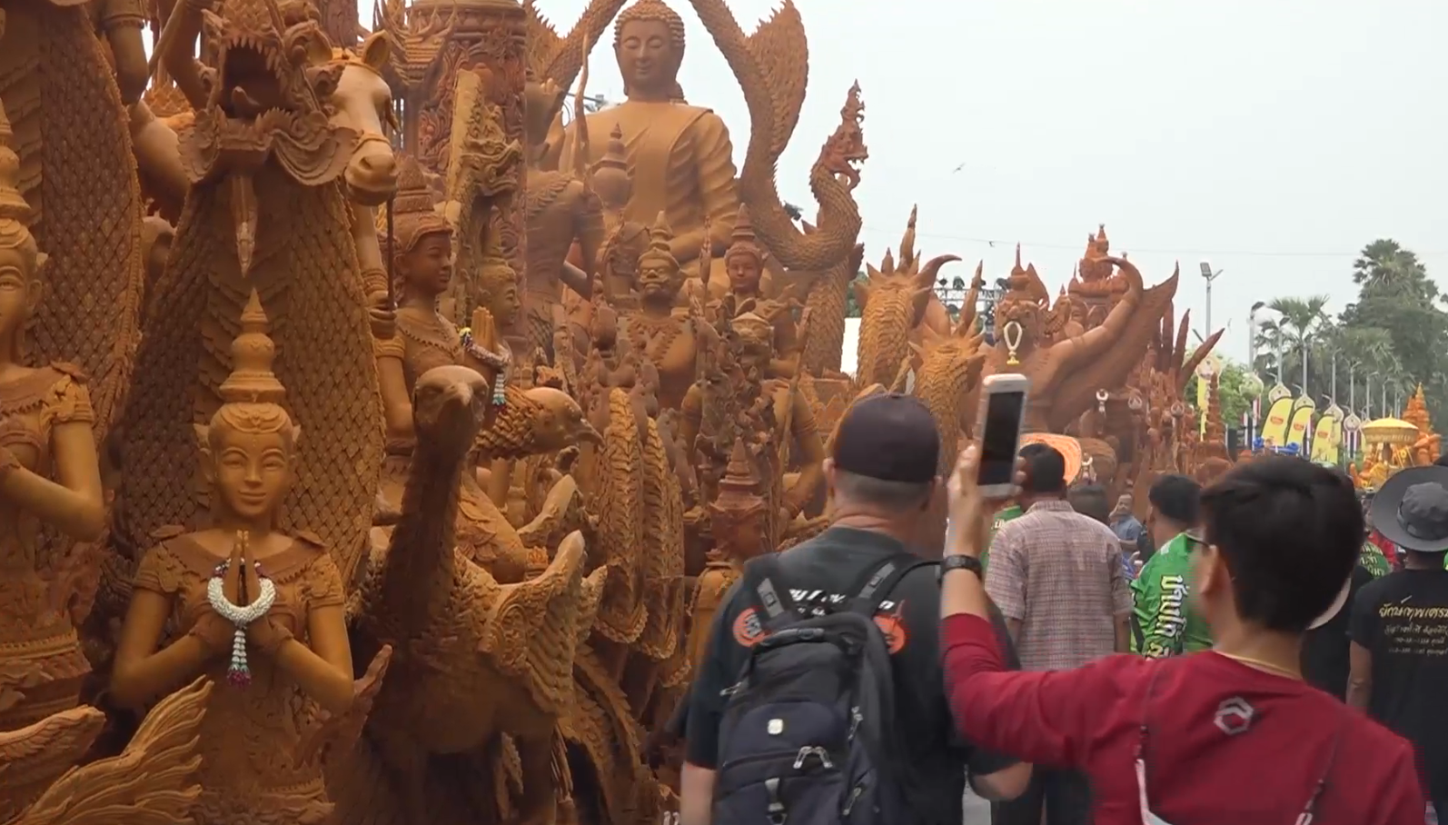 เปิดภาพ “แห่เทียนพรรษาโคราช” จัดยิ่งใหญ่อลังการ นทท.ร่วมงานคึกคัก เปิดภาพ “แห่เทียนพรรษาโคราช” จัดยิ่งใหญ่อลังการ นทท.ร่วมงานคึกคัก