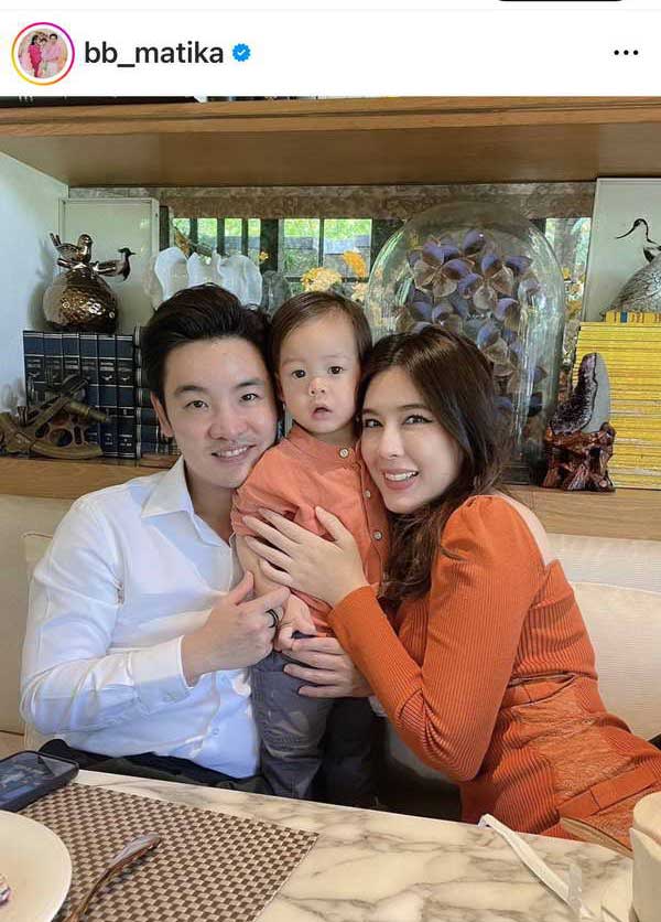 ลูกสาวมาแล้ว! บี มาติกา อวดภาพแรกน้อง Viola หลังคลอดทายาทแสนล้าน ลูกสาวมาแล้ว! บี มาติกา อวดภาพแรกน้อง Viola หลังคลอดทายาทแสนล้าน