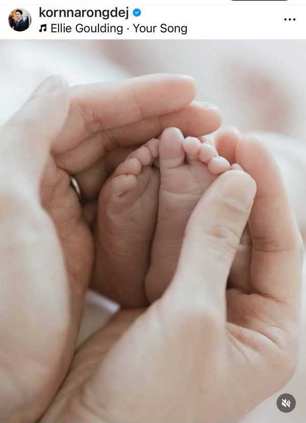 ศรีริต้า คลอดลูกสาวแล้ว! กรณ์ ณรงค์เดช รีบโพสต์อวดนางฟ้าตัวน้อย ศรีริต้า คลอดลูกสาวแล้ว! กรณ์ ณรงค์เดช รีบโพสต์อวดนางฟ้าตัวน้อย