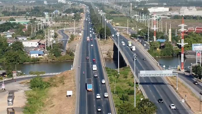จราจรปีใหม่ ถนนมิตรภาพ - สายเอเชีย - 304 รถหนาแน่นแต่เคลื่อนตัวได้ดี จราจรปีใหม่ ถนนมิตรภาพ - สายเอเชีย - 304 รถหนาแน่นแต่เคลื่อนตัวได้ดี