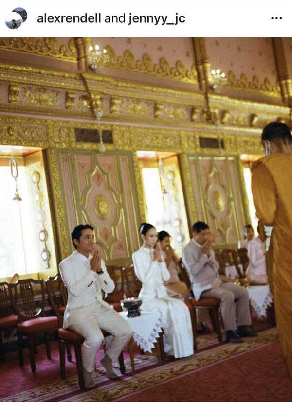อเล็กซ์ เรนเดลล์ ควงว่าที่เจ้าสาว เจนนี่ เข้าพิธีรับน้ำพระพุทธมนต์ อเล็กซ์ เรนเดลล์ ควงว่าที่เจ้าสาว เจนนี่ เข้าพิธีรับน้ำพระพุทธมนต์