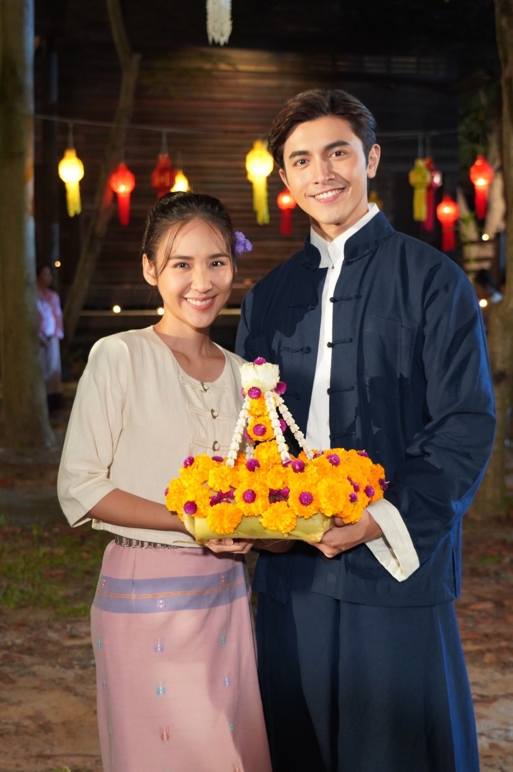 ภณ-ญดา-มีน-ตูน สืบสานประเพณีลอยกระทง ภณ-ญดา-มีน-ตูน สืบสานประเพณีลอยกระทง