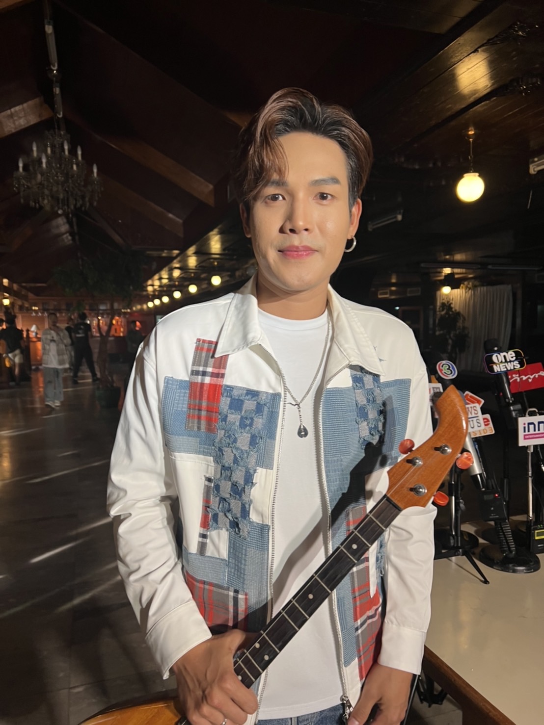 ลำเพลิน วงศกร เผยต่อสายตรงหา โจอี้ รับตนเคยเจอเหตุการณ์แฟนเพลงปาเงินใส่ ลำเพลิน วงศกร เผยต่อสายตรงหา โจอี้ รับตนเคยเจอเหตุการณ์แฟนเพลงปาเงินใส่
