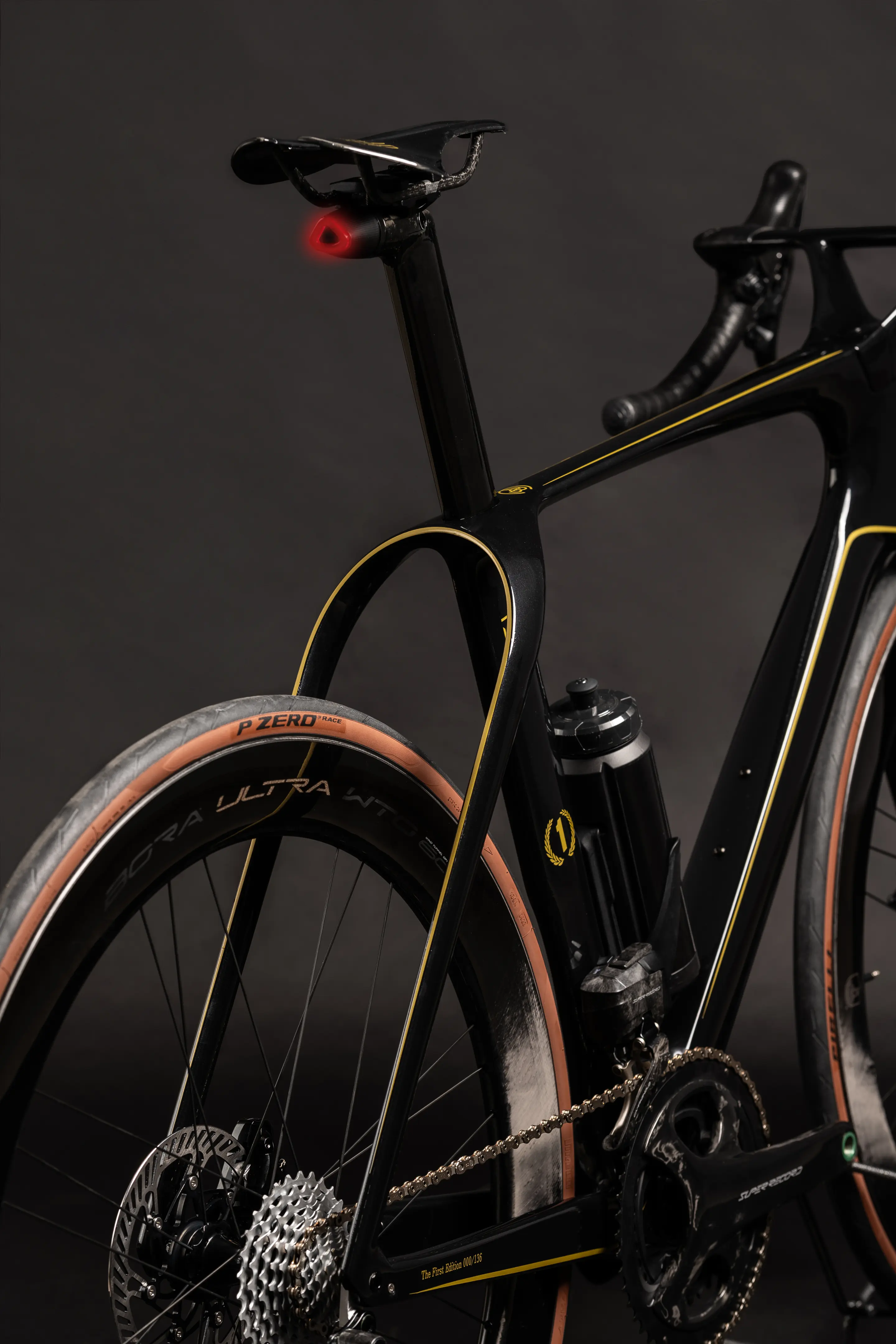 Lotus เปิดตัวจักรยานเสือหมอบไฟฟ้า แรงบันดาลใจจากจักรยานโอลิมปิก ราคา 1 ล้านมีทอน