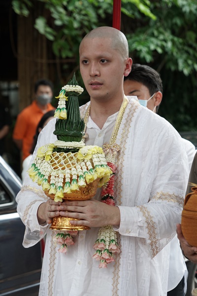 ตั้ว เสฎฐวุฒิ เข้าพิธีอุปสมบท ได้ฉายาทางธรรม ปสฏฺฐโพธิ  ที่แปลว่า ผู้มีปัญญาอันประเสริฐสูงสุด