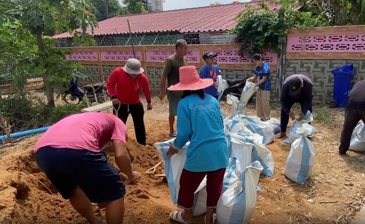 เขื่อนเจ้าพระยาเร่งระบาย อยุธยาฯ ท่วมแล้ว 6 อำเภอ เขื่อนเจ้าพระยาเร่งระบาย อยุธยาฯ ท่วมแล้ว 6 อำเภอ