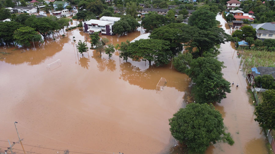 เปิดภาพน้ำท่วมโคราชบางจุดสูงกว่า 1 เมตร อำเภอชุมพวงหนักสุดในรอบ 12 ปี
