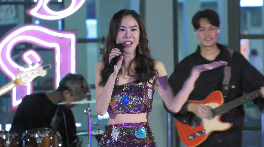 น้ำตาแห่งความสุข พีค ภัทรศยา เปิดใจหลังมีเพลงเป็นของตัวเอง ลั่นพร้อมรับงานโชว์ 