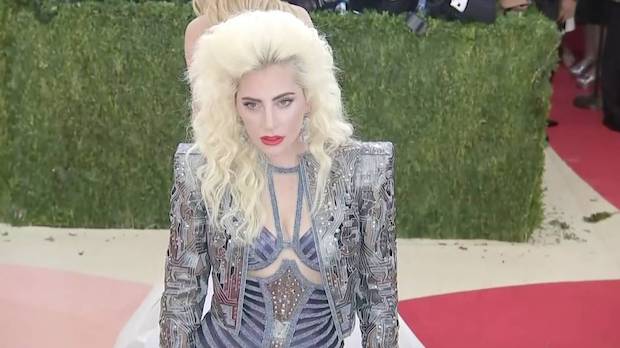 ปล่อยโจรผิดตัว!! ตั้งรางวัลนำจับหนึ่งในคนร้านปล้นสุนัขของ Lady Gaga