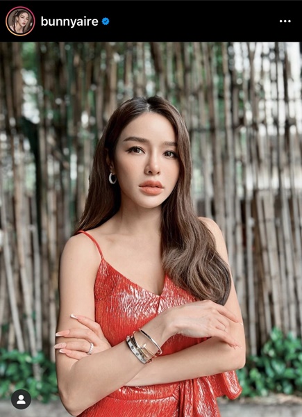 แอร์ ภัณฑิลา เล่าวินาทีเจอเพชรแหวนแต่งงาน เชื่อเป็นปาฏิหาริย์ เตรียมเดินสายทำบุญ... แอร์ ภัณฑิลา เล่าวินาทีเจอเพชรแหวนแต่งงาน เชื่อเป็นปาฏิหาริย์ เตรียมเดินสายทำบุญ...