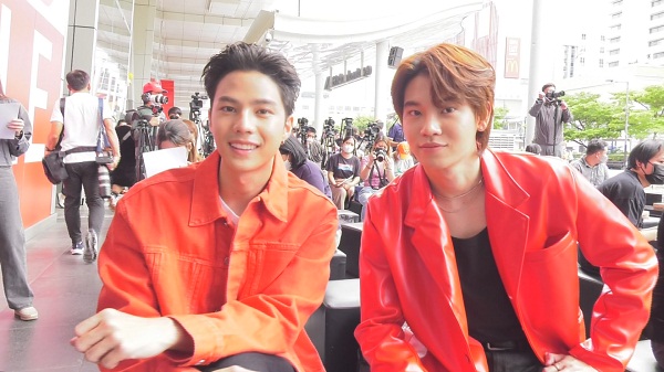 กองทัพไรเดอร์ แจกไส้กรอก CP ใน แคมเปญไส้กรอก CP กินดีทุกเช้า พร้อมทุกเช้า  (มีคลิป)
