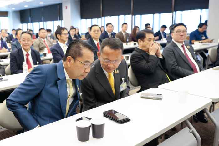 สส.เพื่อไทยประชุมด่วน มั้นใจพรุ่งนี้ได้นายกแน่นอน สส.เพื่อไทยประชุมด่วน มั้นใจพรุ่งนี้ได้นายกแน่นอน