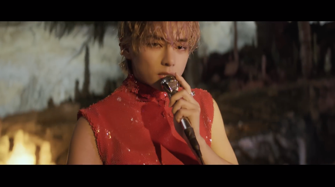 ใจเหลวไปหมดแล้ว!! 'วี BTS' อวดลีลาในเอ็มวีเพลงเดี่ยว Love Me Again ใจเหลวไปหมดแล้ว!! 'วี BTS' อวดลีลาในเอ็มวีเพลงเดี่ยว Love Me Again