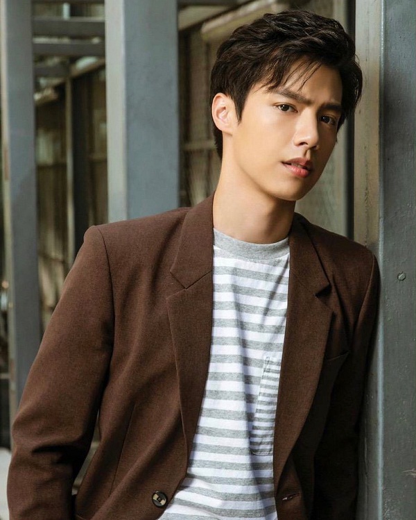 “โยชิ รินรดา” ตอบสถานะ “จ๊อบ” แค่พี่น้อง ขอโฟกัสเรื่องงาน  (มีคลิป)