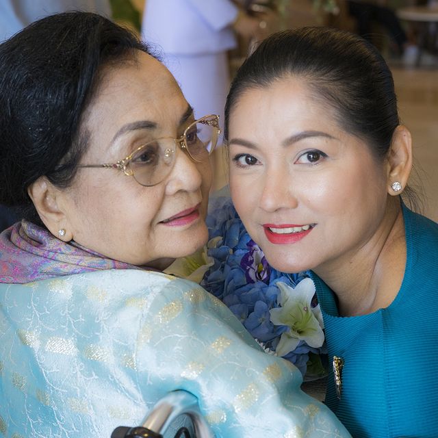 แดง ธัญญา เศร้า! สูญเสียคุณแม่ ครอบครัวประกอบพิธีทางศาสนาอิสลามเรียบร้อยแล้ว แดง ธัญญา เศร้า! สูญเสียคุณแม่ ครอบครัวประกอบพิธีทางศาสนาอิสลามเรียบร้อยแล้ว