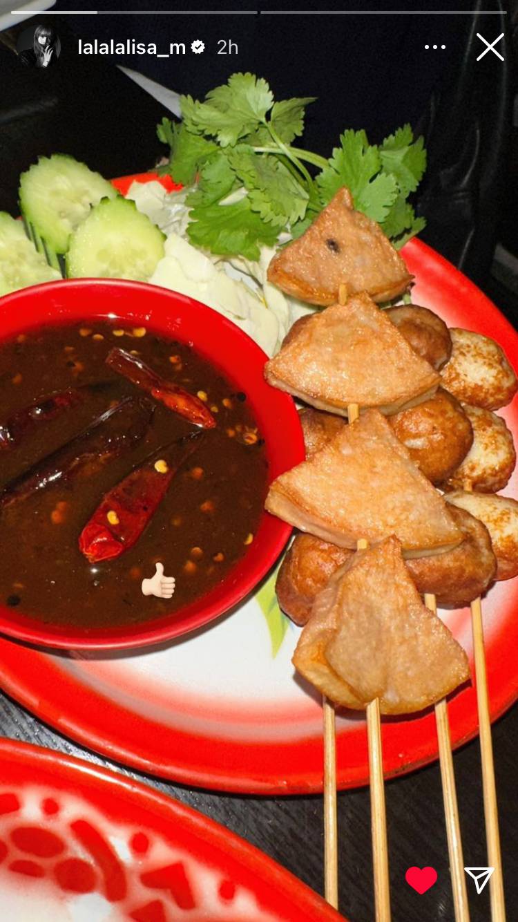 อร่อยยั่วๆ!! 'ลิซ่า BLACKPINK’ โพสต์เมนูคาวหวานอาหารไทยจัดเต็มในวันพักทัวร์ อร่อยยั่วๆ!! 'ลิซ่า BLACKPINK’ โพสต์เมนูคาวหวานอาหารไทยจัดเต็มในวันพักทัวร์