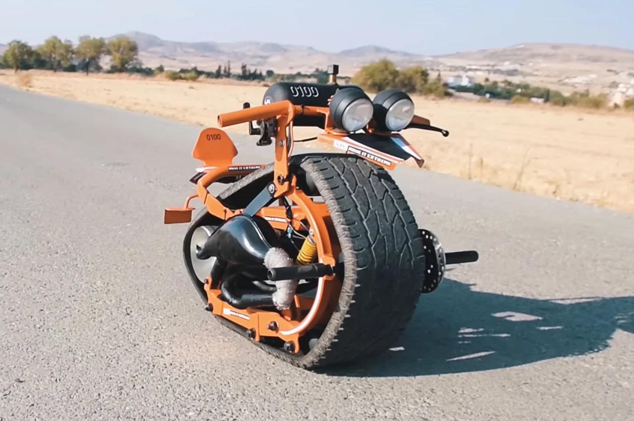 มอเตอร์ไซค์ไฟฟ้าล้อเดี่ยว Monotrack Bike ทำจากยางรถยนต์รีไซเคิล มอเตอร์ไซค์ไฟฟ้าล้อเดี่ยว Monotrack Bike ทำจากยางรถยนต์รีไซเคิล