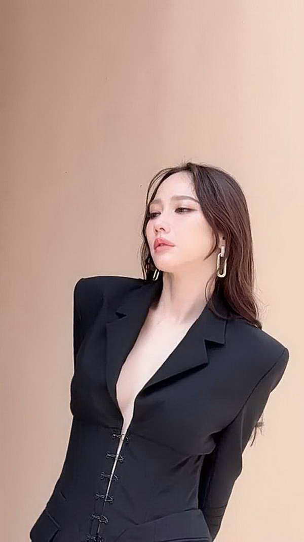 ฮือฮา! แฟนคลับแห่ติดตาม อั้ม พัชราภา เปิดช่อง TikTok ของตัวเองแล้ว ฮือฮา! แฟนคลับแห่ติดตาม อั้ม พัชราภา เปิดช่อง TikTok ของตัวเองแล้ว