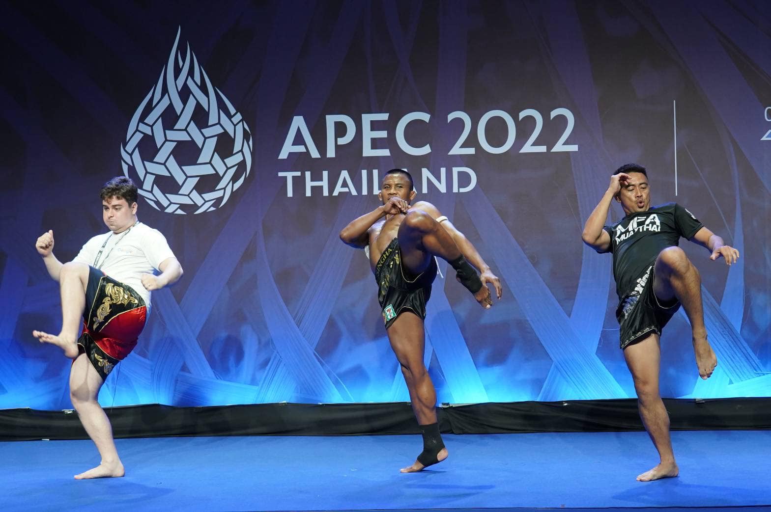 บัวขาว โชว์ศิลปะแม่ไม้มวยไทยในเวทีการประชุม APEC2022