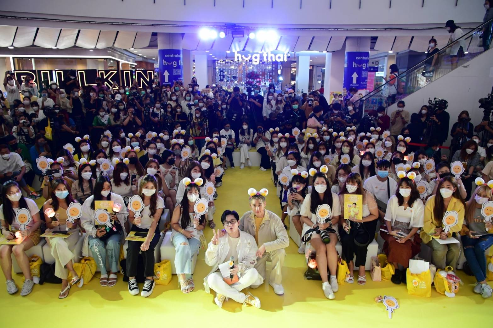 CPF ยกขบวน Egg-Bot มอบไข่ต้มซีพี อัพโปรตีนให้ Gen Z กับ 'บิวกิ้น-พุฒิพงศ์' CPF ยกขบวน Egg-Bot มอบไข่ต้มซีพี อัพโปรตีนให้ Gen Z กับ 'บิวกิ้น-พุฒิพงศ์'