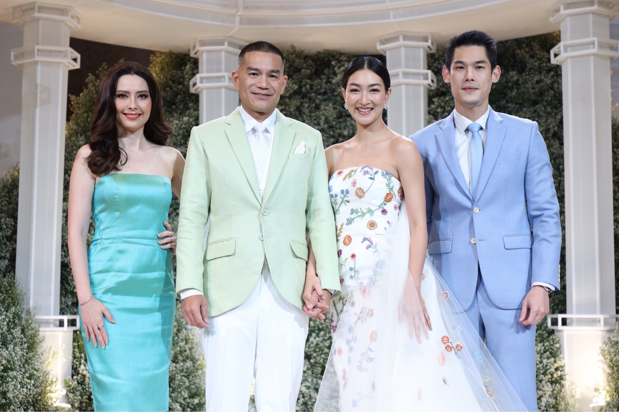 ชุดวิวาห์ 7 แบรนด์! แพนเค้ก-พี่หมี เผยคำมั่นสัญญา ตอบชัดพร้อมมีลูกเลยไหม? ชุดวิวาห์ 7 แบรนด์! แพนเค้ก-พี่หมี เผยคำมั่นสัญญา ตอบชัดพร้อมมีลูกเลยไหม?