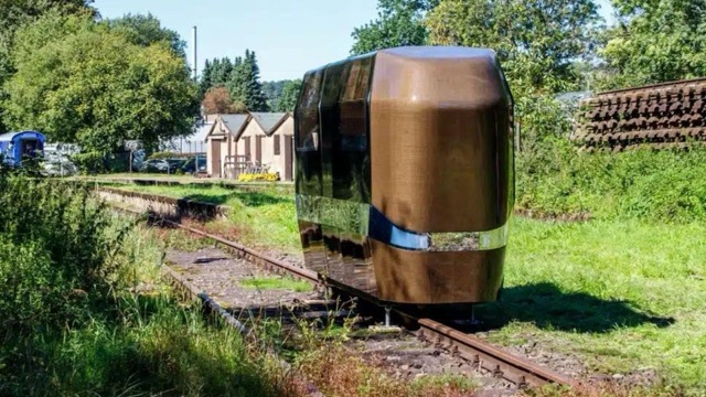 Monocab รถรางสุดเก๋ รับส่งผู้โดยสารตามเส้นทางรถไฟสายเก่า