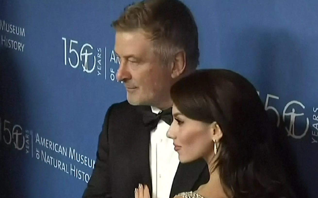 อัยการยกฟ้อง “Alec Baldwin” ข้อหายิงคนตายในกองถ่ายหนังเรื่อง Rust 